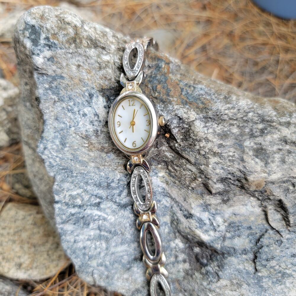 Vintage Watches Allude Oval Gold Ladies Watch White Dial Japan Quartz
